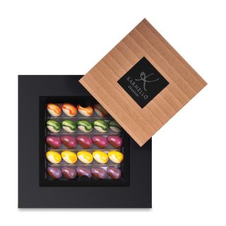 KW01 SET OF EASTER EGGS IN A BOX WITH LID AND FRAME
